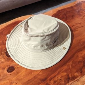 Tilley Airflo size 7 1/2